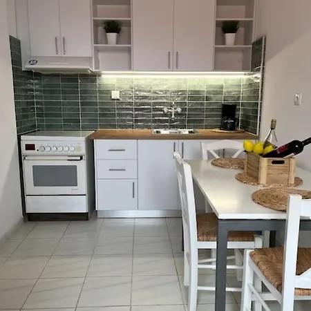 Andrew Seaside Ξυλόκαστρο